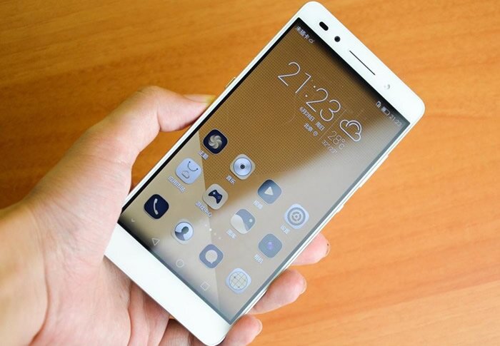 Huawei Honor 7 mobile phone